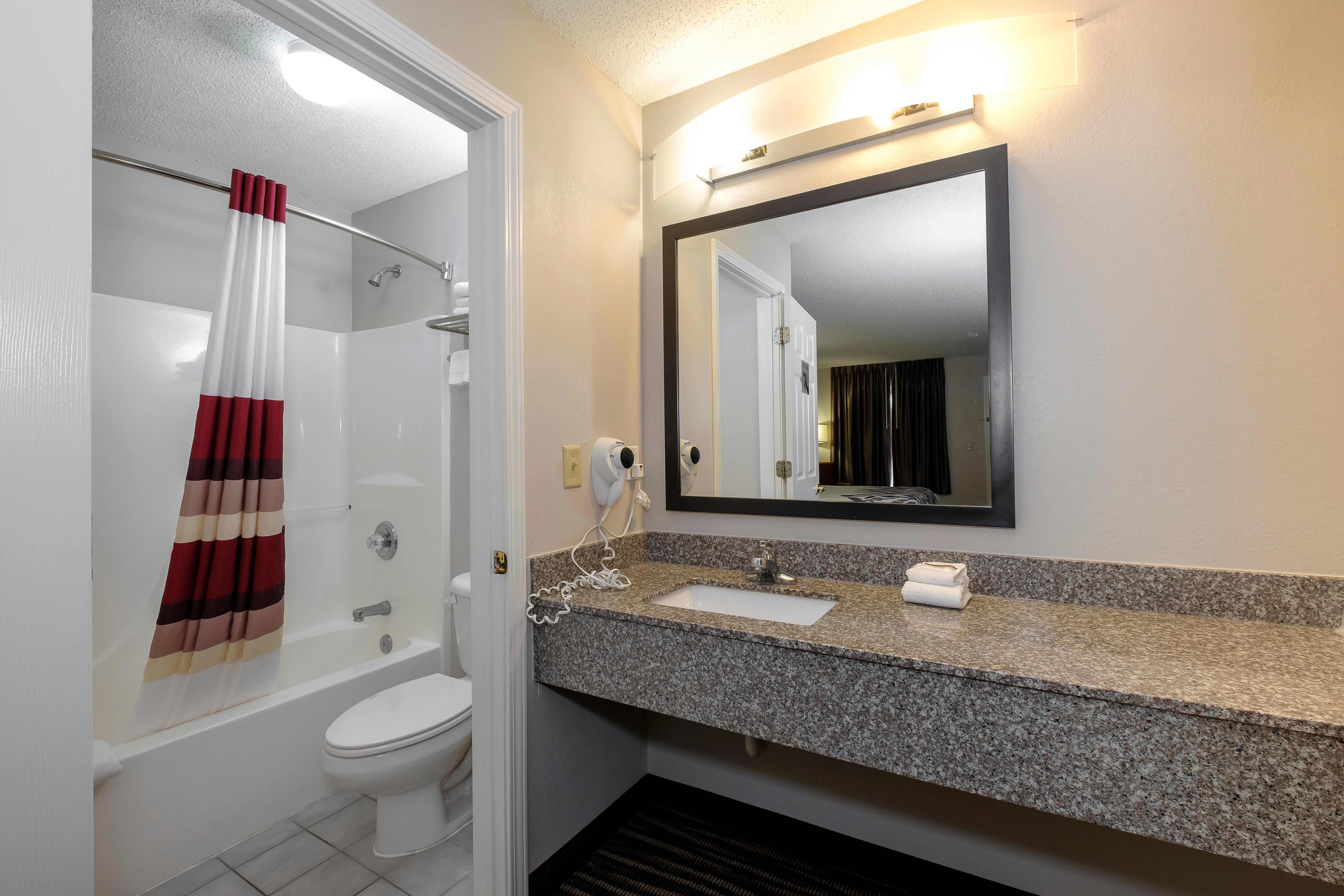Red Roof Inn Defuniak Springs Exterior photo