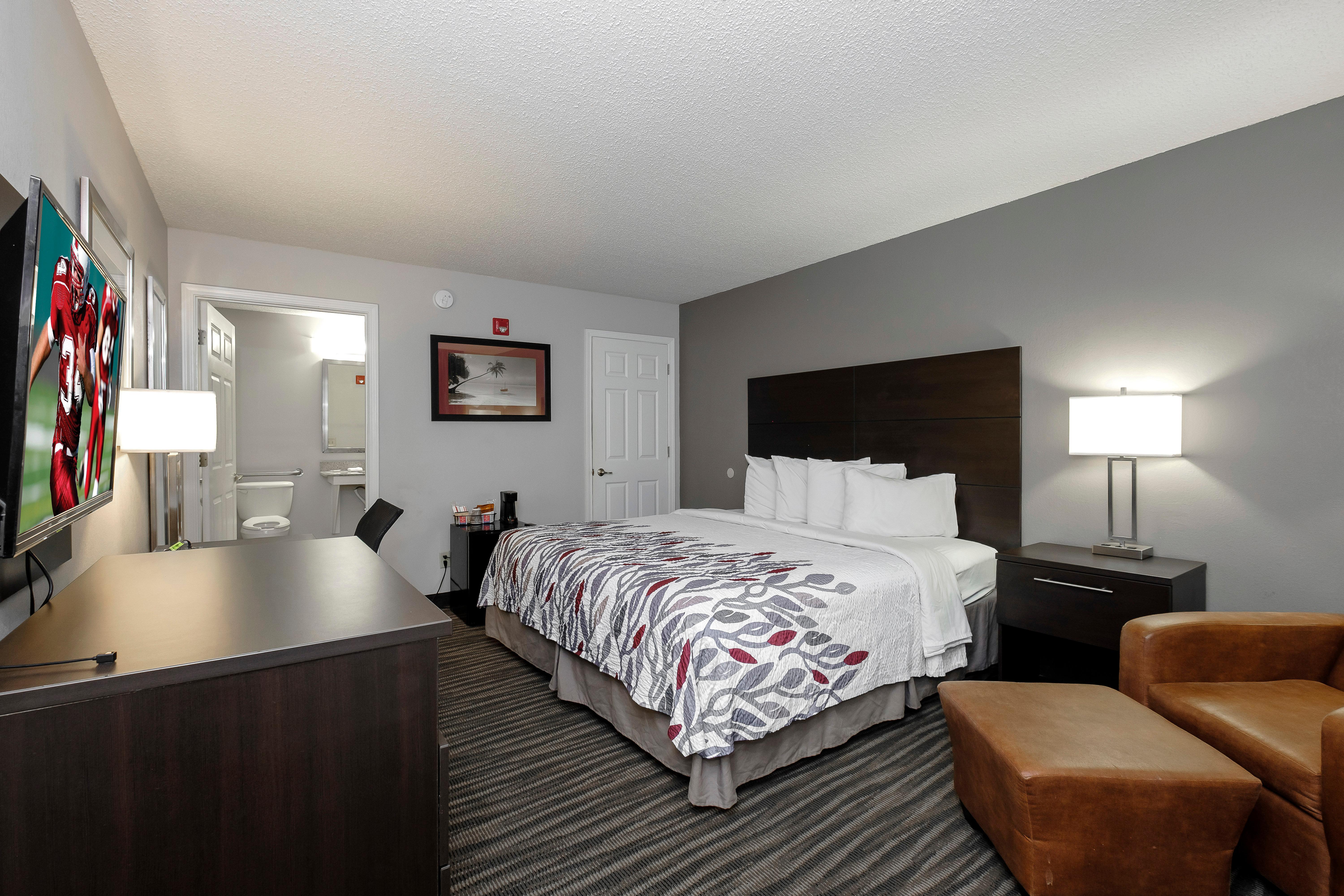Red Roof Inn Defuniak Springs Exterior photo